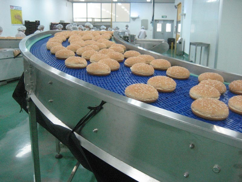 An endless conveyor belt is a closed-loop system manufactured or permanently vulcanized without mechanical fasteners, splices, or seams. This jointless design provides uniform tension and smooth operation, drastically reducing vibration, material snags, and wear on system components like pulleys. Endless belts are essential in applications that require high precision, sanitation, and uninterrupted movement.